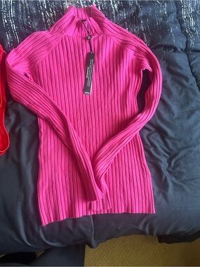 Charlies Ribbed Turtleneck Sweater - Hot Pink